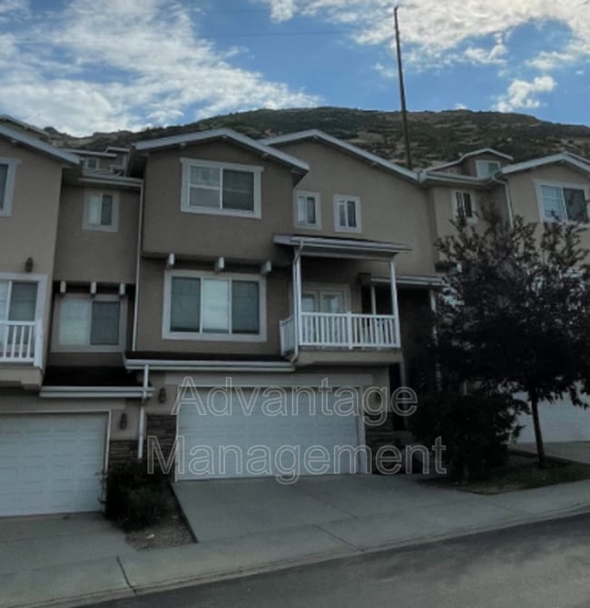 Building Photo - 1339 Alpine Way