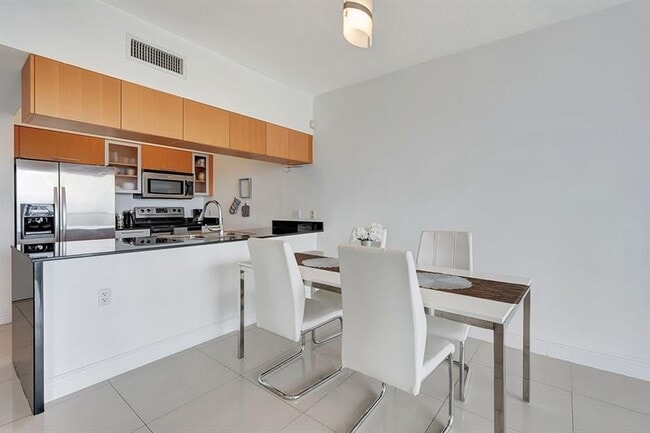 Foto del edificio - 1750 N Bayshore Dr