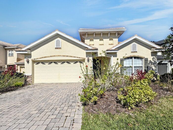 Foto principal - 10864 Cory Lake Dr