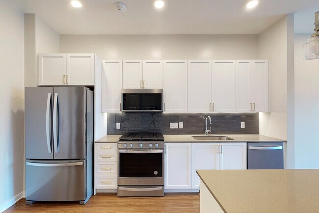 Foto del edificio - 332 Halstead Ave