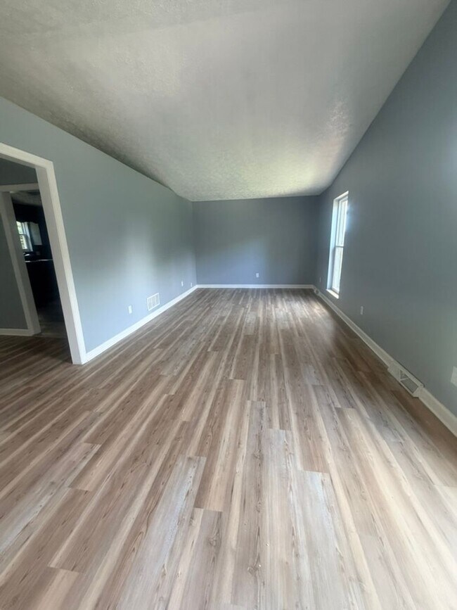 Foto del edificio - Spacious Maryville City Rental with Finished Basement & Lawn Care Included!