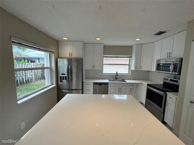 Building Photo - 3 br, 2.5 bath House - 4531 NW 60th Ln