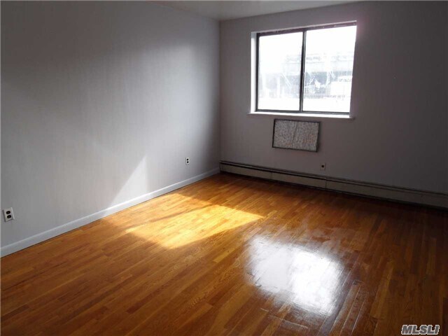 Foto del edificio - 69-16-69-38 38th Ave
