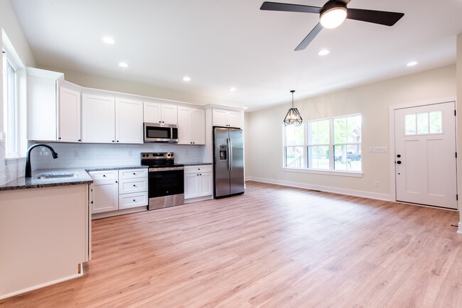 Building Photo - 8301 Acme Way