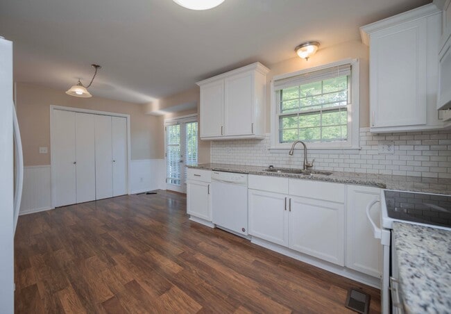 Building Photo - 408 Wheeler Ave