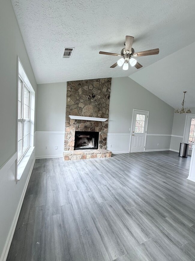 Foto del edificio - 3 Bed/2 bath home in great Forsyth County Location!