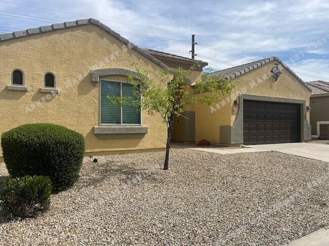 Foto del edificio - BEAUTIFUL 3 BEDROOM 2 BATHROOM HOUSE FOR R...