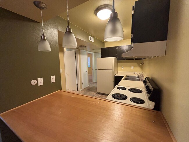 Foto del edificio - 2 Bedroom 1 Bathroom Apartment