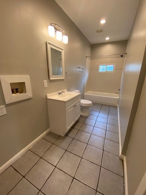 Foto del edificio - 352 E Hinman Ave