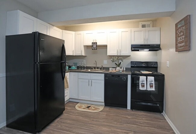Kitchen - Village Walk Apartments