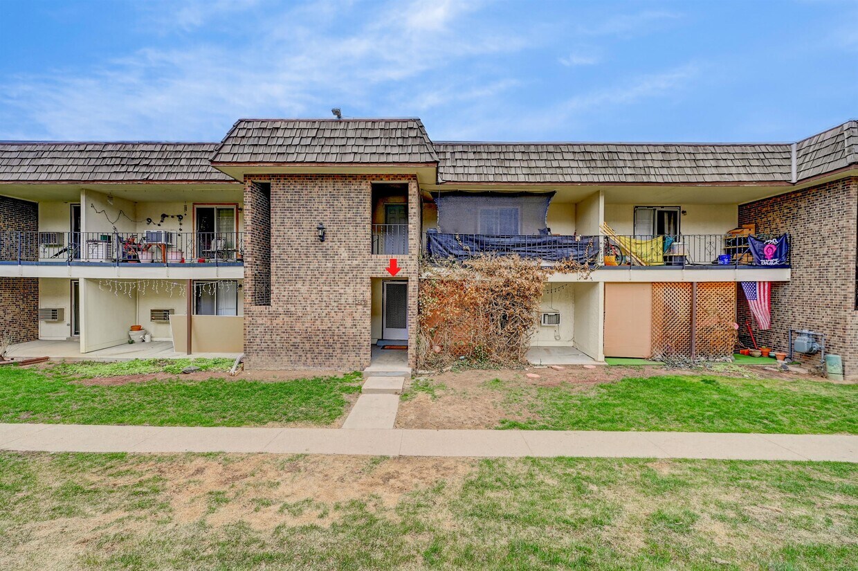 Primary Photo - 4565 S Lowell Blvd