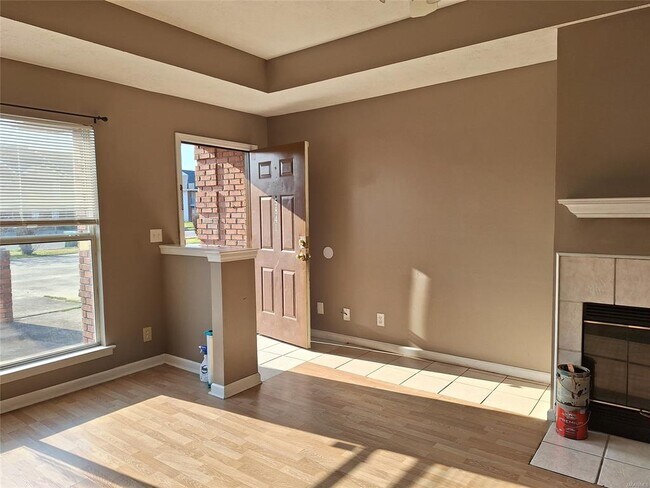 Building Photo - 5841 Brewbaker Blvd