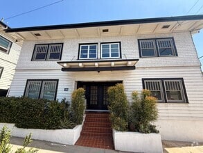 Building Photo - 235 Hawthorn St