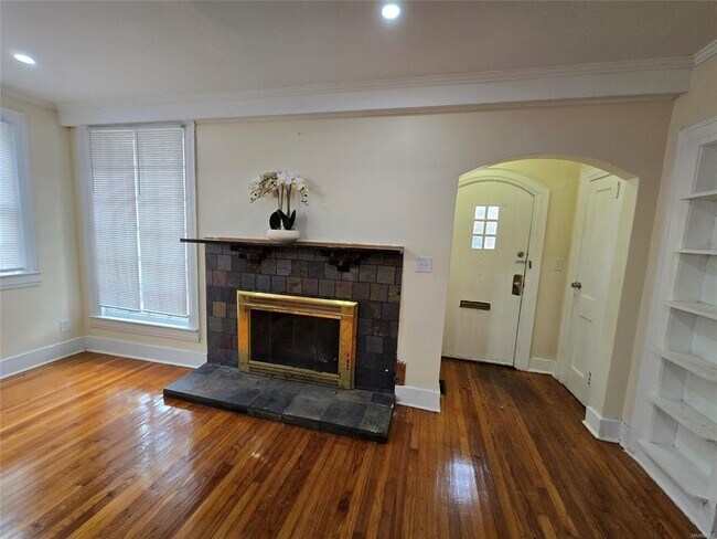 Building Photo - 2036 Gorgas St