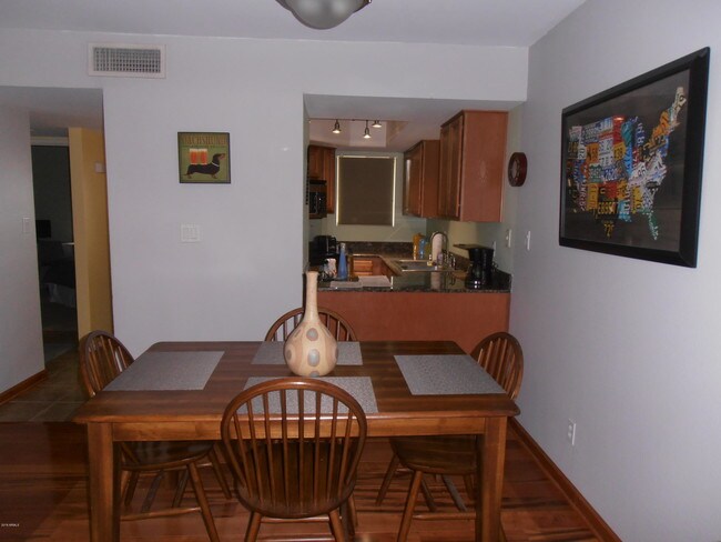 Building Photo - 935 N Granite Reef Rd