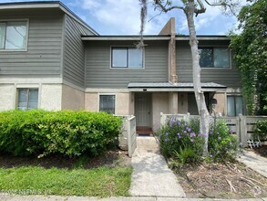 Building Photo - 7701 Baymeadows Cir W