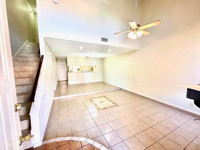 Foto del edificio - 5500 McPherson Rd