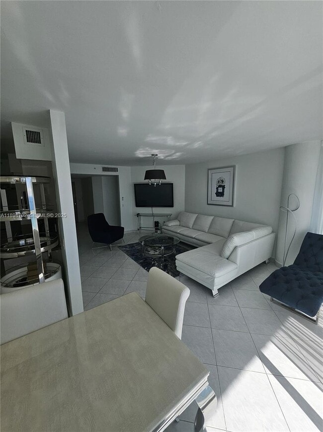 Foto del edificio - 16400 Collins Ave