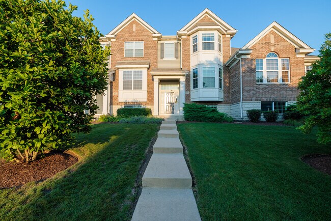 Building Photo - 2650 Dunraven Ave