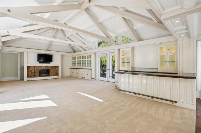 Building Photo - 39 Faxon Rd