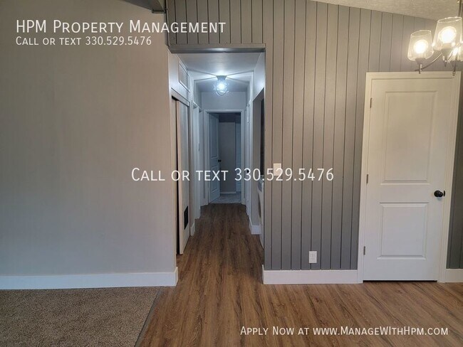 Building Photo - Beautiful 3 bedroom one bath Ranch with 2 ...