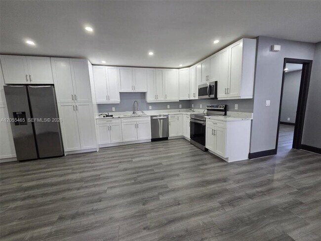 Foto del edificio - 8227 NW 39th St