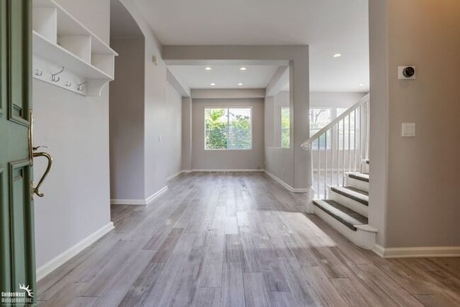 Building Photo - Impeccably Designed 4Bdm 4Ba Home in Desir...