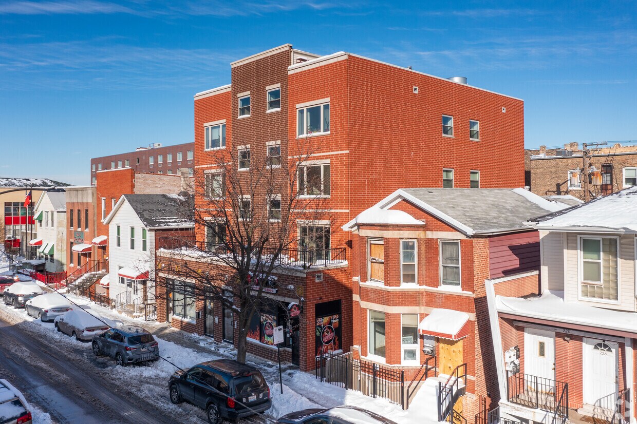 Foto principal - 232-236 W 22nd Pl