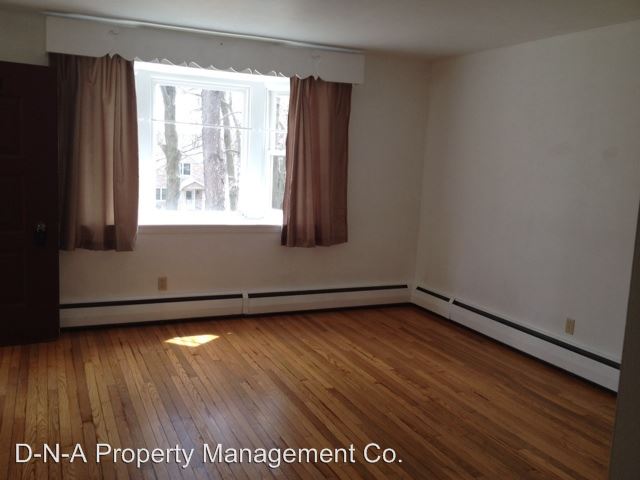 Building Photo - 106 3rd St