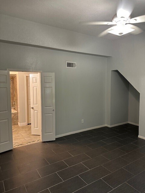 Foto del edificio - 13515 Ryanwood Dr