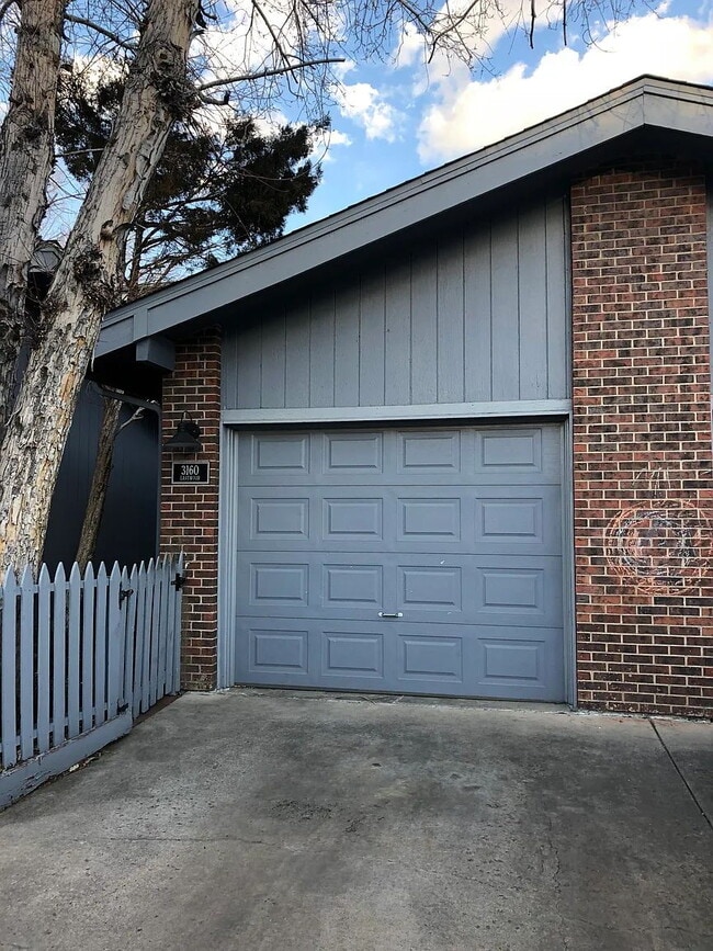 Building Photo - 3160 Eastwood Ct