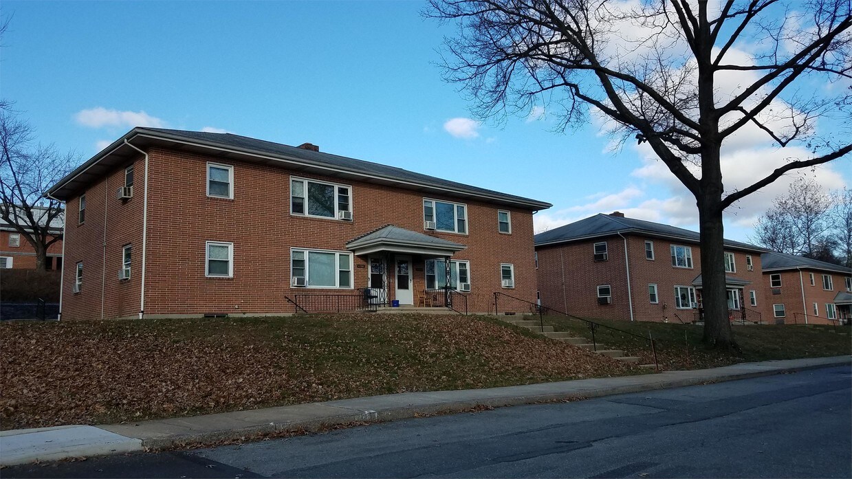 Foto principal - 4209 Sussex Dr
