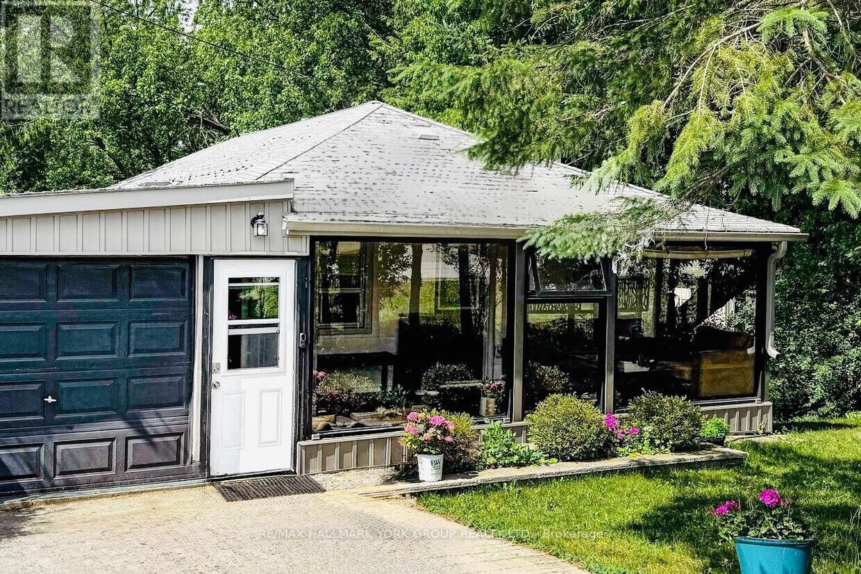 Primary Photo - 6072 Hillsdale Dr