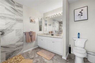 Building Photo - 2616 SW 29th Ave