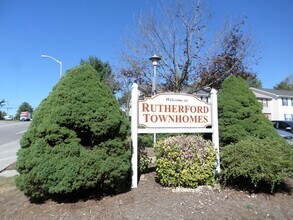 Building Photo - 840 Patrick Henry Dr