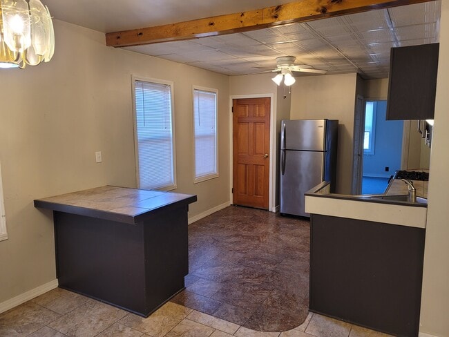 Foto del edificio - 1025 Champlin Ave