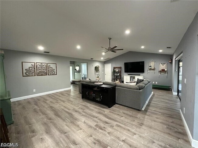 Foto del edificio - 1714 SE 2nd St
