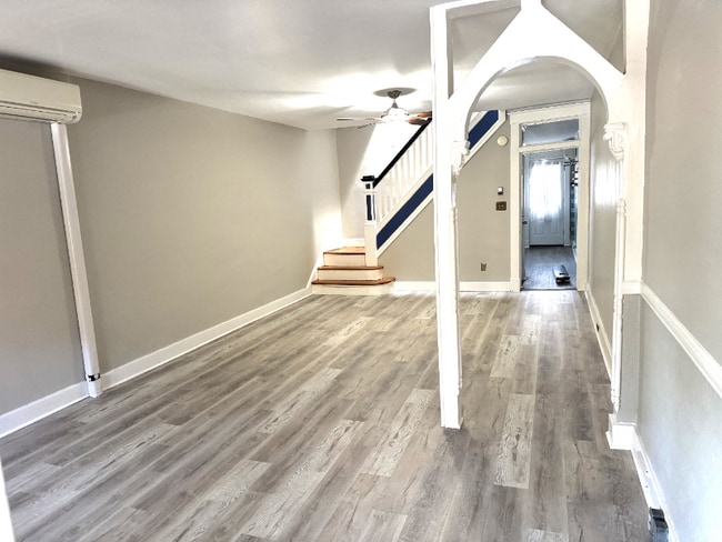 Building Photo - 3710 Chestnut Ave