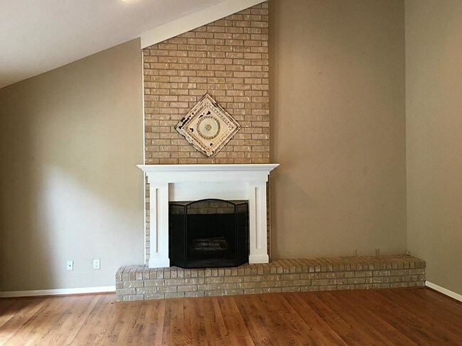 Building Photo - 15738 Corinthian Way