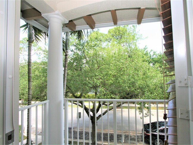 Foto del edificio - 1562 Grande Cull Way