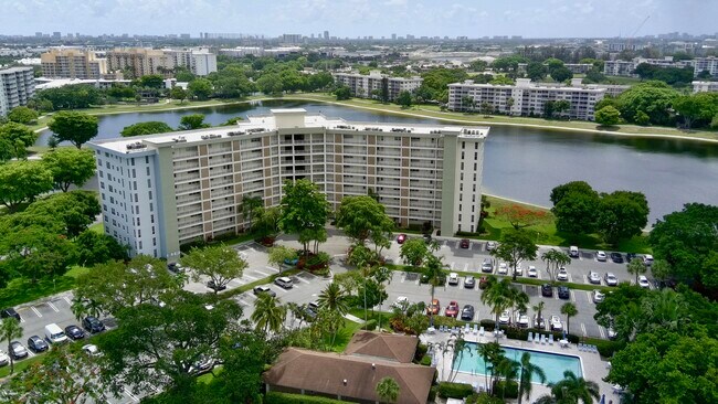 Foto del edificio - 2940 N Course Dr