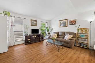 Building Photo - 6602 Harbor Town Dr