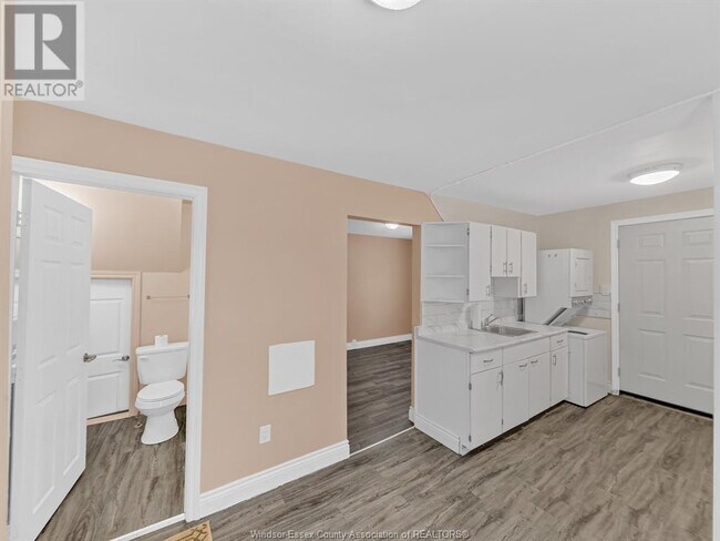 Photo du bâtiment - 927 Ellrose Ave