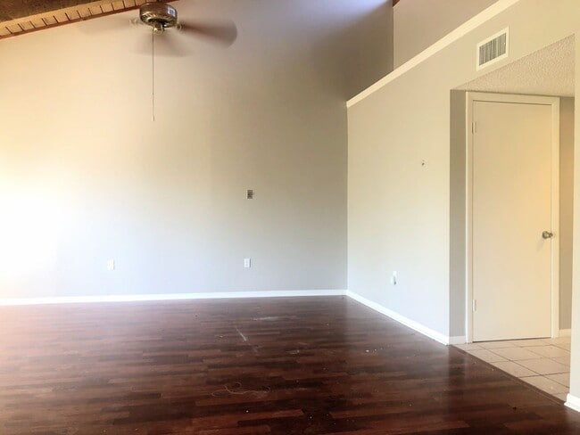 Building Photo - 5942 Peregrine Ave