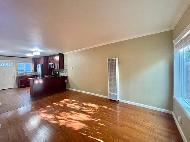 Building Photo - 2217 9th St