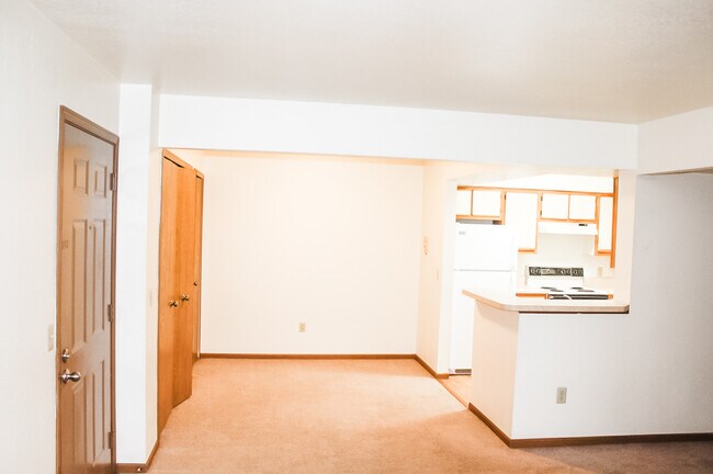 Building Photo - 2134 Stirrup Ln