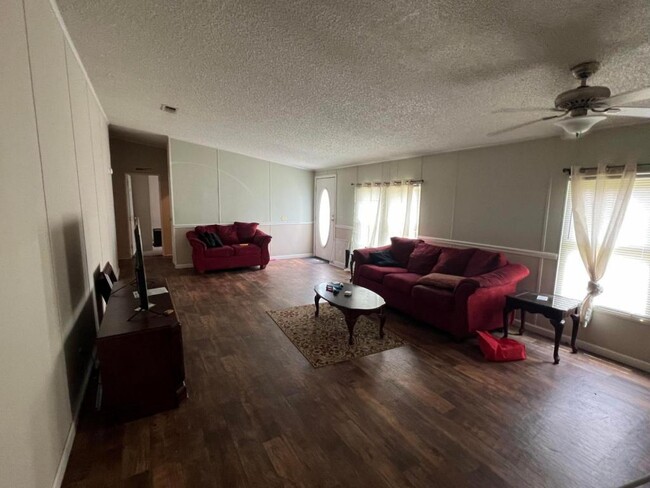 Foto del edificio - 175 Creekside Manor Rd