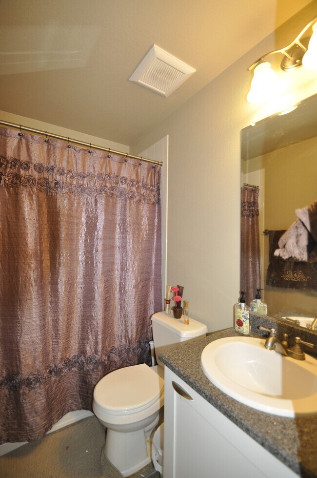 Building Photo - 5422 S Granby Way