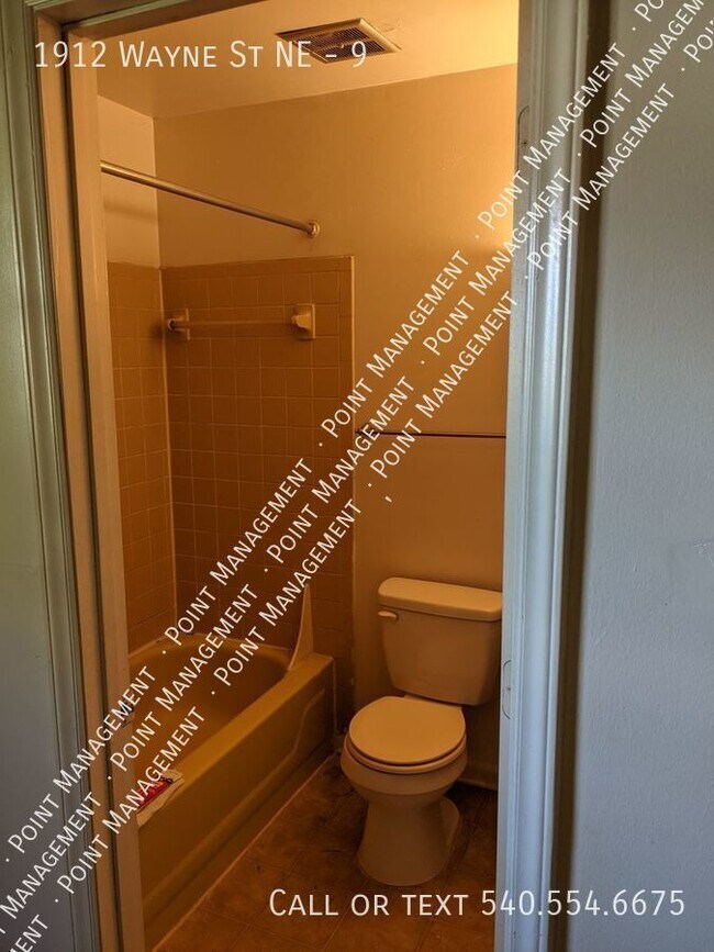 Building Photo - Updated 1 Bedroom apartment