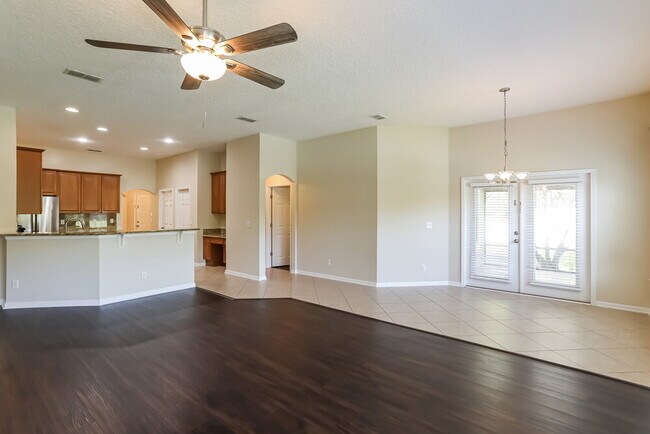 Foto del edificio - 1812 Creekwood Ln